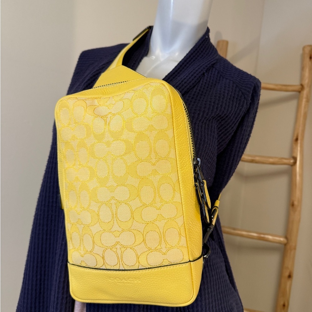 Coach Mens Turner Signature Jacquard Retro Yellow Crossbody Pack C9606 NEW - Picture 4 of 12